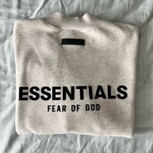 ESSENTIAL Fear of God Men’s Mock Sweatshirt, Light Oatmeal, Size S